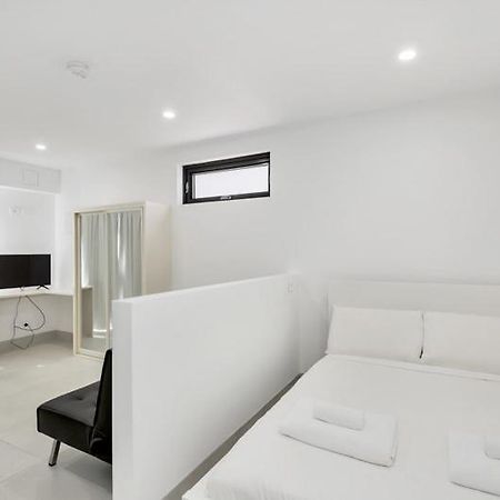 New Studio Apartment In Surry Hills Sydney Bagian luar foto
